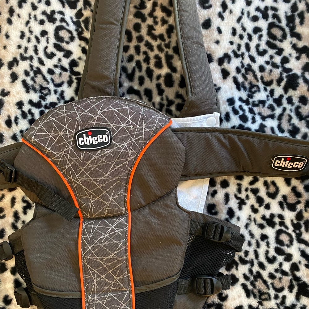 Chicco baby holder, with bib and stabilizer